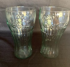 Lot de deux verres à bouche large teinte verte Coca-Cola vintage 
