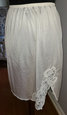 Vtg Vanity Fair Half Slip Lacey Side Slit Vintage Small nylon Ivory Excellent