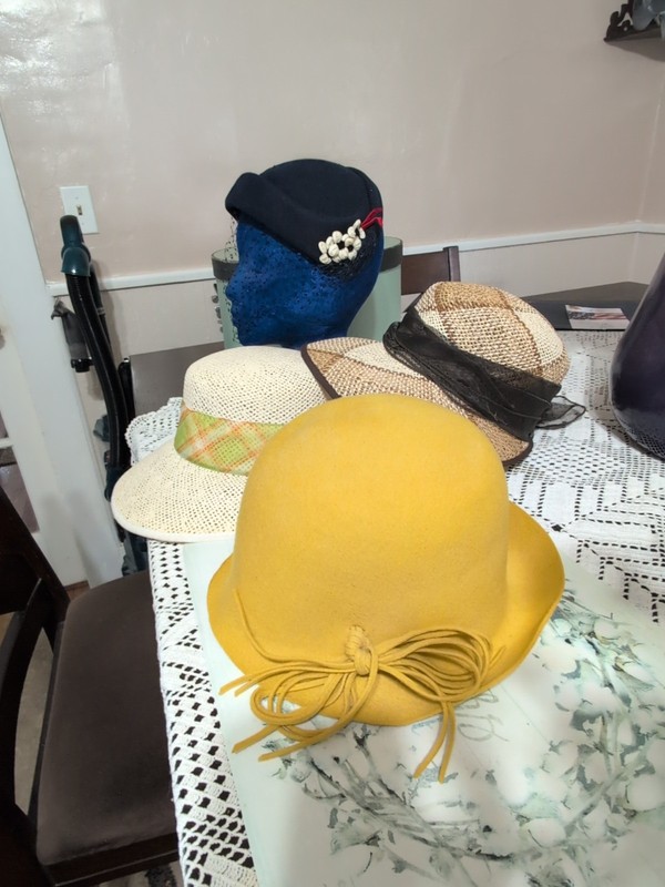 Vintage 4 60's Ladies Hats Lot Plus Hatbox