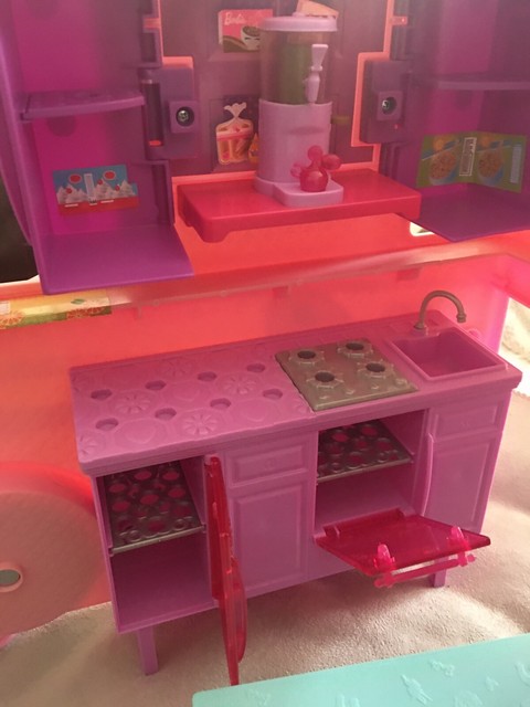 barbie camper 2012