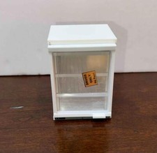MINIATURE DOLLHOUSE 1:12 SCALE DELPH MEDICAL REFRIGERATOR - CH22 DOOR OPENS 