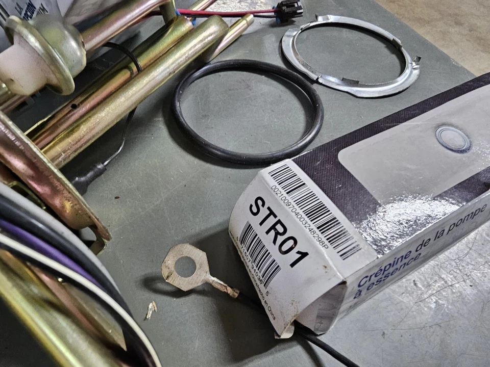 Módulo de bomba de combustible 1988-1995 Chevy GMC C/K 1500 2500 3500 camioneta V6 unidad de envío Foto 2 de 4