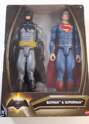 Gotham City Batman vs Metropolis Superman Mega Actionfigur 2er Pack Dawn Justice