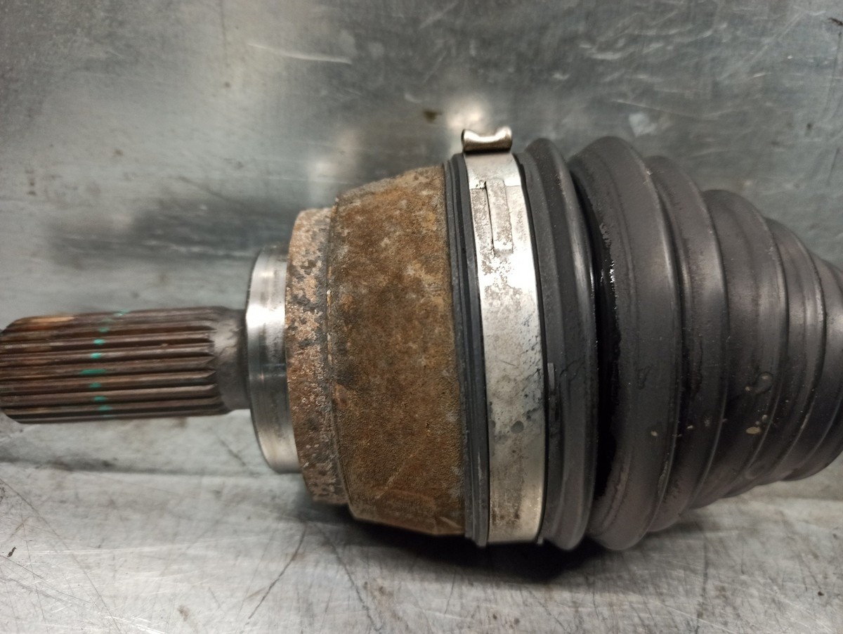 MR336589 GETRIEBE VORNE RECHTS / 4238362 FÜR MITSUBISHI CARISMA 