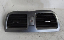 2006 Saab 92x Vent Hazard Switch Bezel Silver P4172 2006 Saab 92x Vent Hazard Switch Bezel Silver P4172