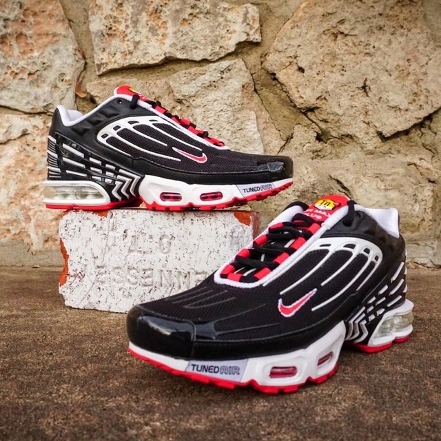 air max plus 3 black