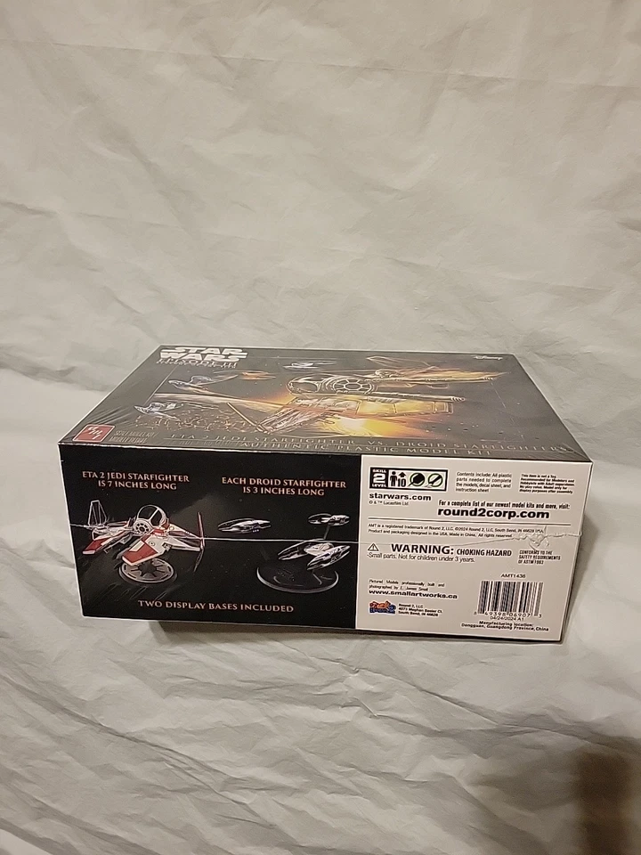 AMT Star Wars: Revenge of the Sith Jedi Starfighter Vs Droid Starfighters Model  - Image 4 of 4