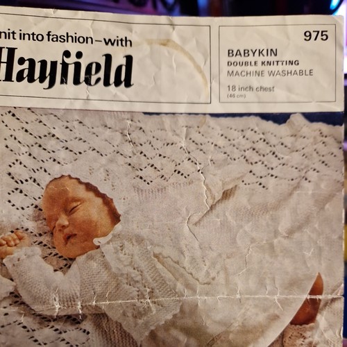 Hayfield 975 Baby Vintage Strickmuster 18" Original Mütze Booties Jacke