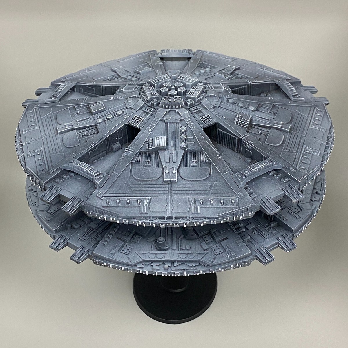BATTLESTAR GALACTICA CYLON BASE STAR 1:8500 SCALE REVELL BATTLE