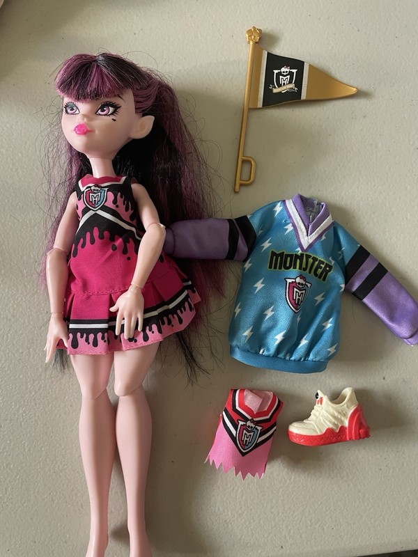 Mattel Monster High Cheerleader Doll Draculaura and Additional Accessories