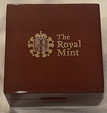 Royal Mint 2019 Gold Full Proof Sovereign presentation box encapsulated with COA