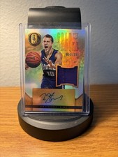 Panini 2014-15 Gold Standard Gold Strike Nik Stauskas Auto Patch RC #/199