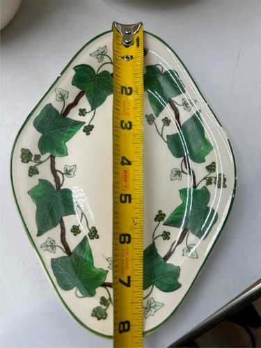 46 pcs WEDGWOOD NAPOLEON IVY PLATES, BOWLS, CREAMER, PLATTER, TEAPOT **READ** - Picture 8 of 9