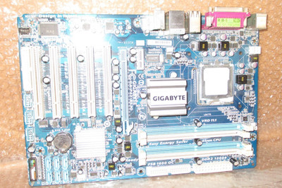 Gigabyte GA-P43-ES3G P43 Motherboard