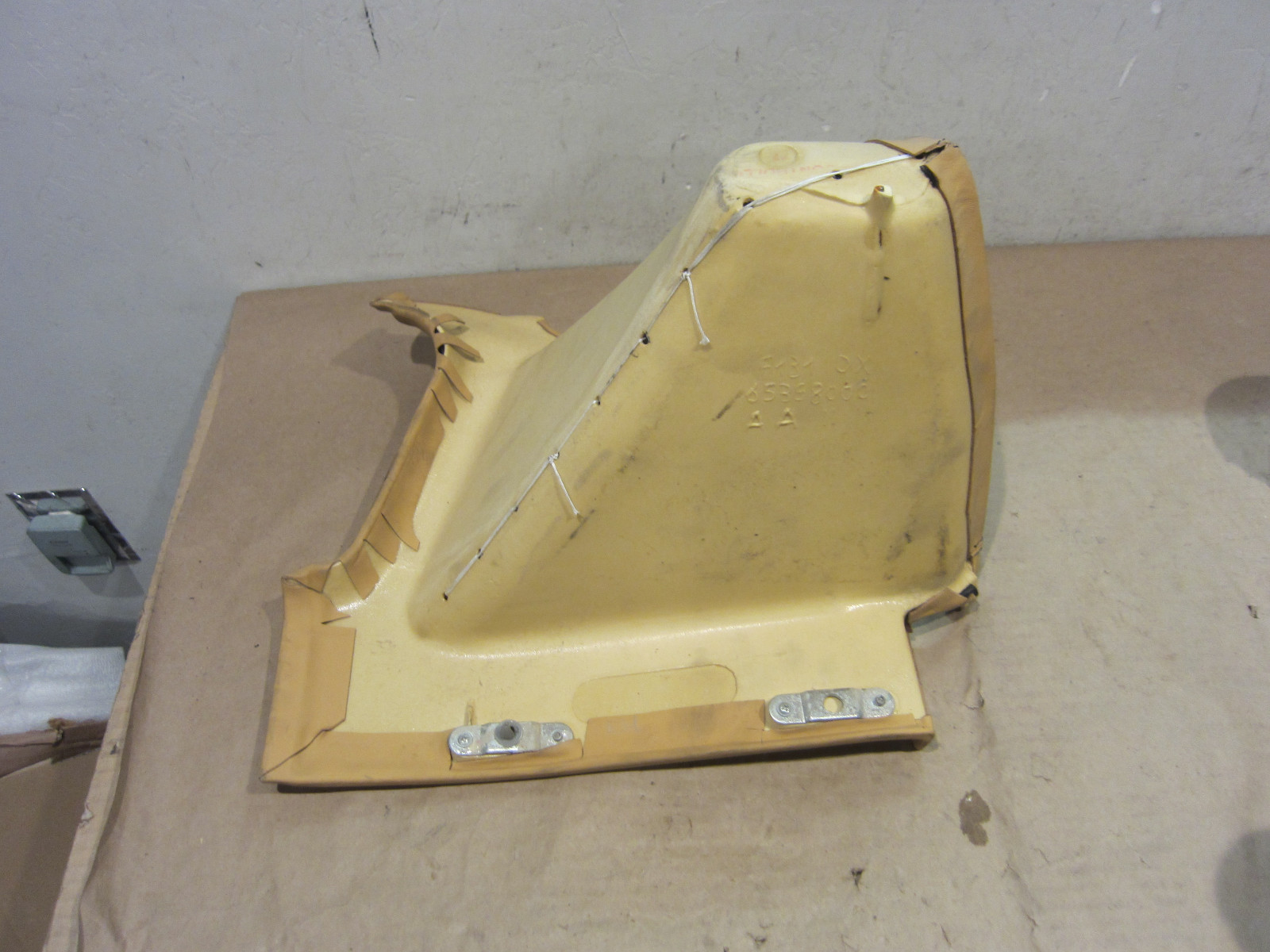 Ferrari 430-360 - RH Side Rear Window Quarter Glass Trim (Beige) - P/N 63580900