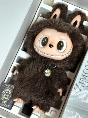 POP MART ZIMOMO THE MONSTERS I FOUND YOU - 58cm Original POP MART ZIMOMO THE MONSTERS I FOUND YOU - 58cm Original