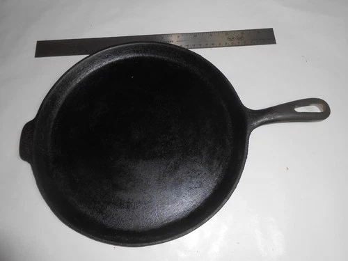 Wagner Ware  11 Unrestored Cast Iron Skillet Griddle Made in USA  flat bottom