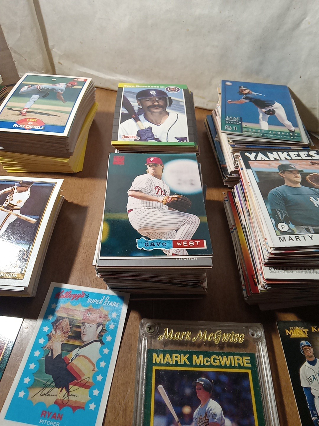 Large Lot Of 650+ Baseball Card Various Years Estate Find