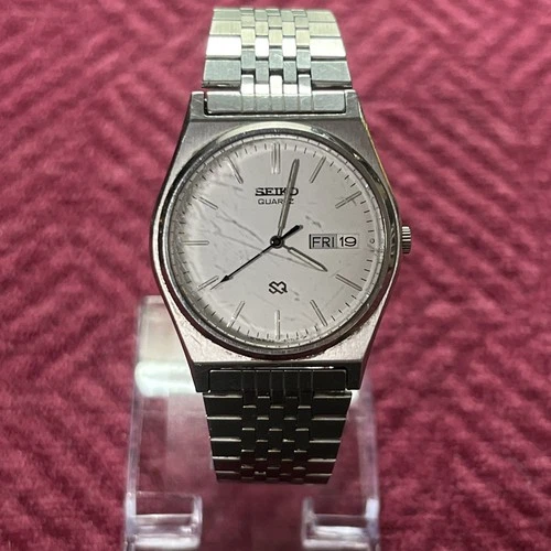 Vintage 33mm Seiko Quartz SQ 8C23 Men’s Watch White Dial 6 3/4”