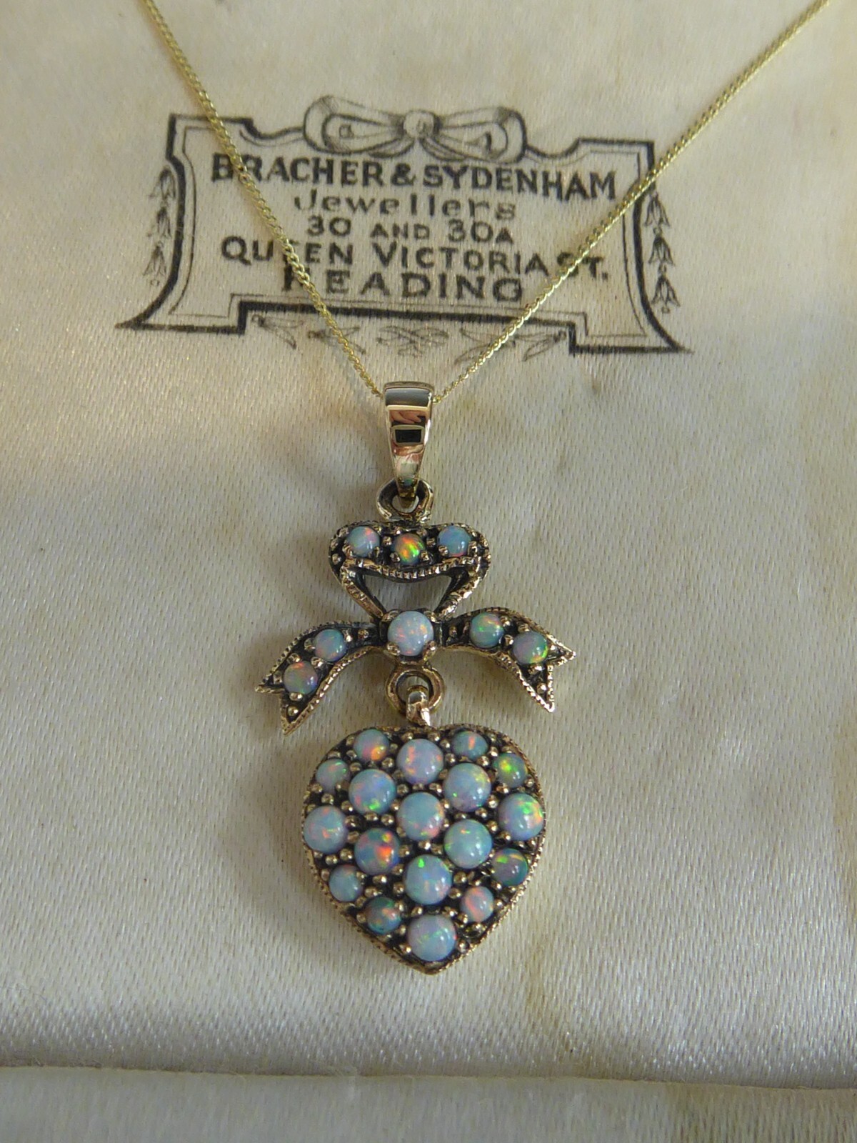 9ct Solid Gold Opal set Victorian Styled Heart Sh… - image 3