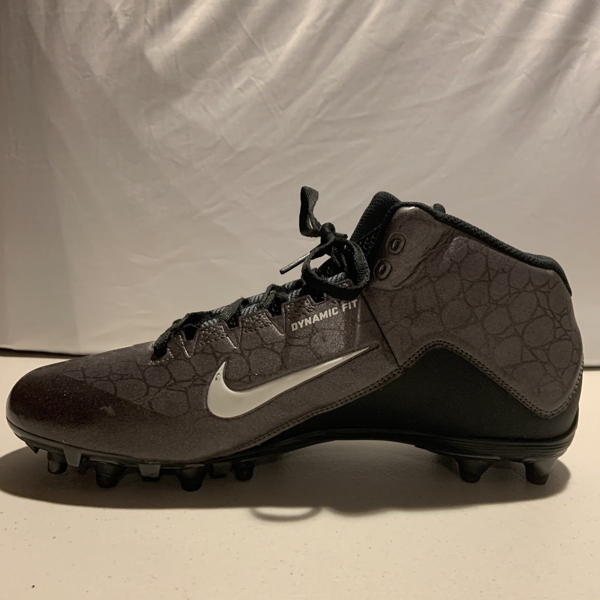 Nike Alpha Dynamic Fit Lace-Up Cleats Black Gray Metallic 