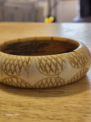 vintage  carved bangle 1940's