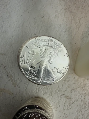 1987 1 oz Silver American Eagle (Brilliant Uncirculated)