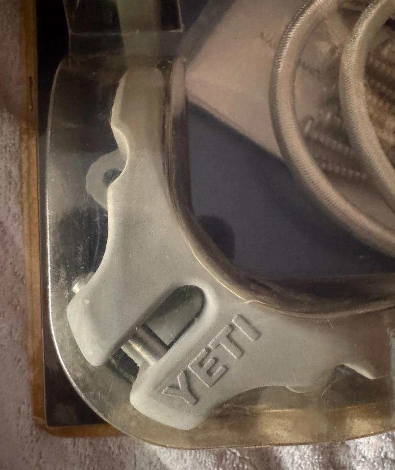 Yeti Cooler Corner Chock 套装(OEM 品牌)全新旧货 — 第 4/4 张图片