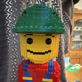LEGO 3723 Minifigure Statue 20" Lrg Sculpture 90% Complete w/ Original Stickers