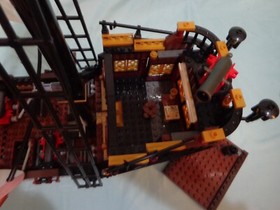 Lego Pirates II: Brickbeard's Bounty 6243 - please read description