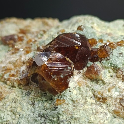 Hessonite Garnet crystal specimen - home decor crystal - reiki healing crystal - Picture 7 of 11