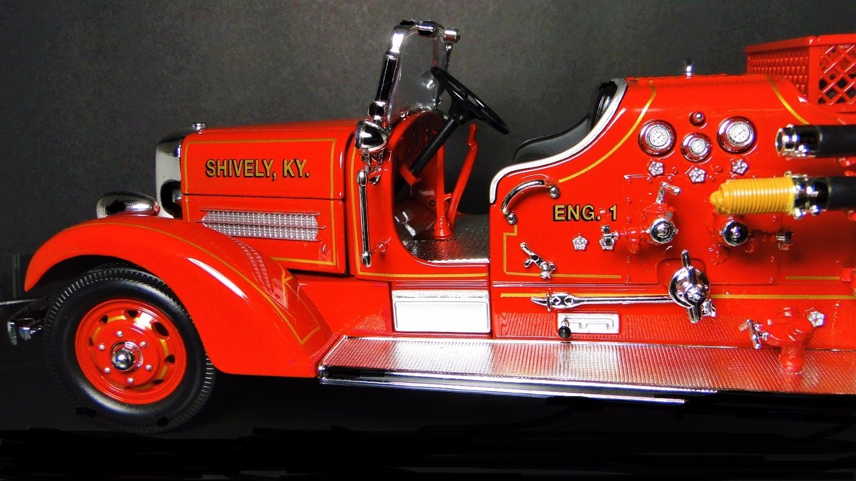 Camion De Pompier Ford 1930 Modèle Métal Vintage – Échelle 1:24 – Longueur 29cm – Pièce Collector