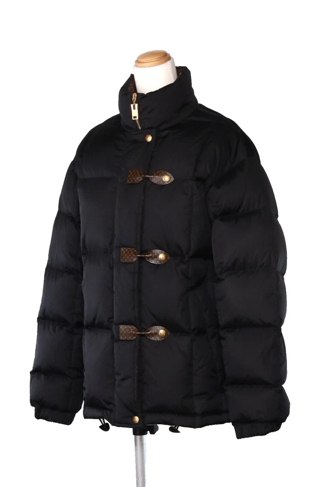 7670/LOUIS VUITTON MONOGRAMA ACENTO ALMOHADA PUFFER JK RW222W E54 FNOW34 talla 34 Foto 2 de 4