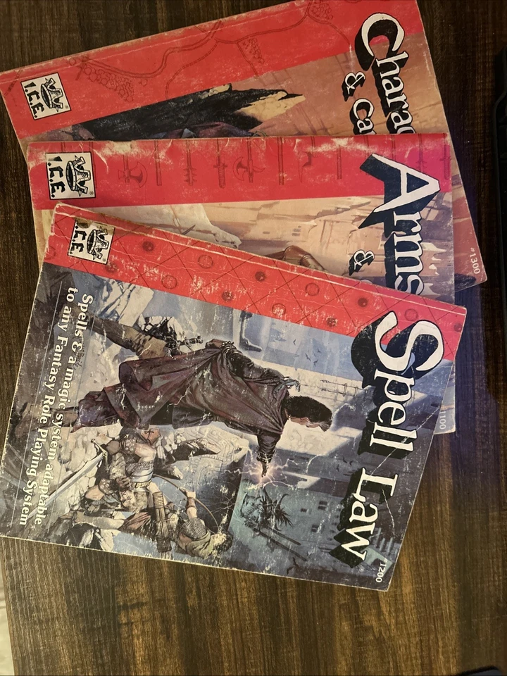 ICE: Ley de Personaje, Hechizo, Armas y Campaña Rolemaster 2ª Edición en muy buen estado Foto 3 de 3