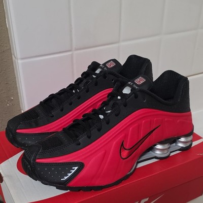 Nike Shox R4 University Red Black Men s Size 9 Running Sneakers HQ1988-600 New