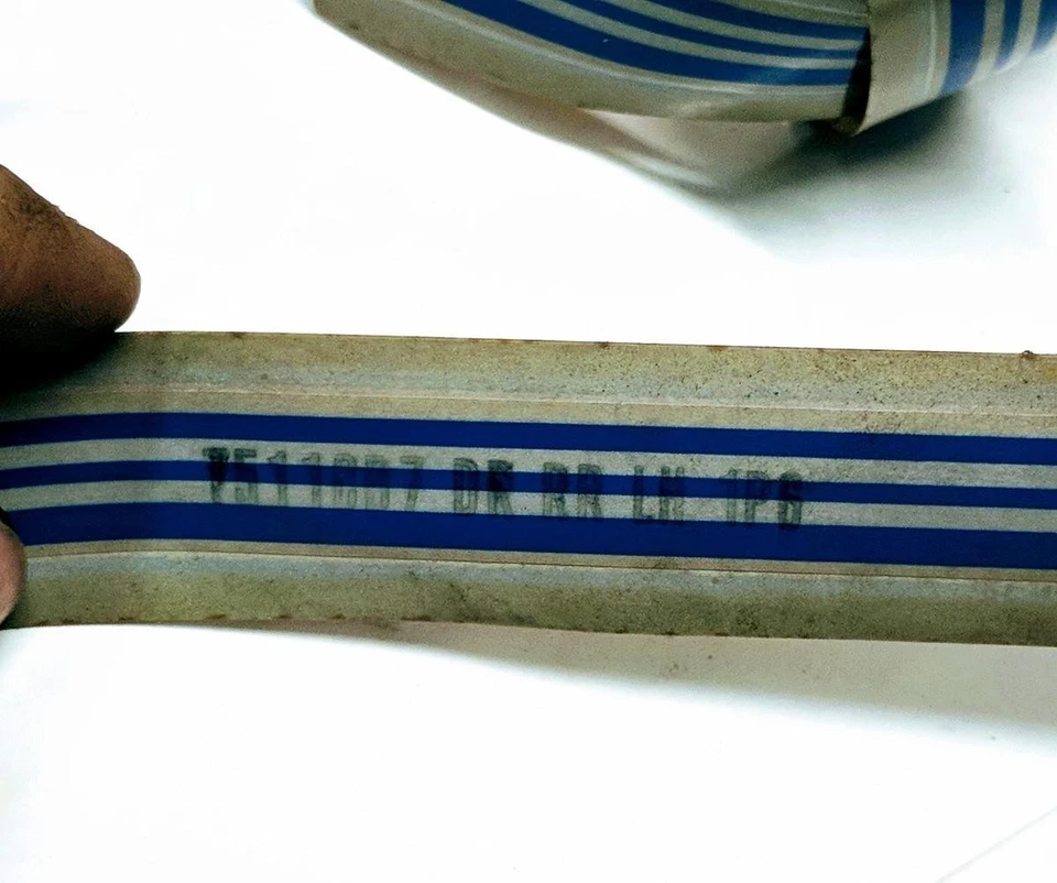 Mopar 4318921 Para 1984-1985 600 Parcial Juego de 3 Piezas Cinta Azul Izquierda Rayas OE Genuino Foto 4 de 4