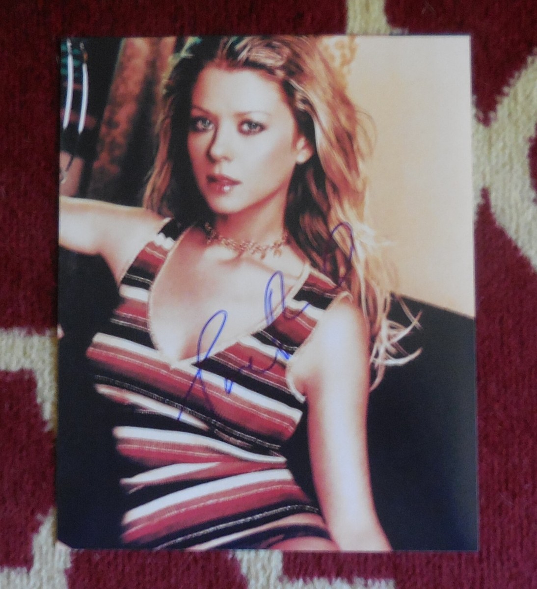 TARA REID - SIGNED 8X10 PHOTO - AMERICAN PIE - LOOK! | eBay