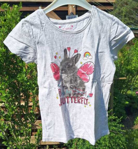 T-Shirt, Gr. 122, Kurzarm, hellgrau melliert, glitzerndes Hasen - Motiv