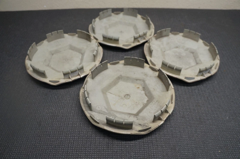 GMC ENVIADOY XL 2002-2007 OEM TAPACUBOS CENTRALES DE RUEDA PARTE 9593396 JUEGO DE 4 Foto 4 de 4