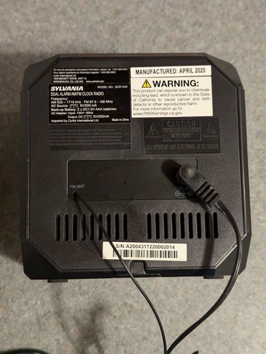 Sylvania SCR1420-BLACK Cube Alarm Clock Radio, Am/FM, 12hr Clock, W/Snooze - Picture 3 of 9