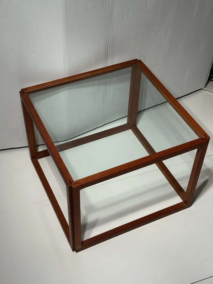 Mesa auxiliar o de bebida articulada de teca y vidrio de Kai Kristiansen de la década de 1960 Foto 3 de 4