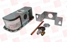 JOHNSON CONTROLS P32AC-2C / P32AC2C (NEW IN BOX)