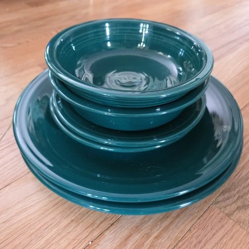 Fiesta lot of 6 Dark Green JUNIPER ???? 2 Dinner / 2 Side Plate and 2 Bowl