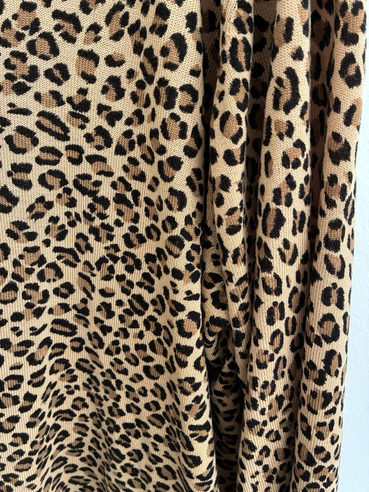 Maggie Barnes Women's 4X Leopard Animal Print V-Neck Tunic Sweater Casual Travel - Image 3 of 4