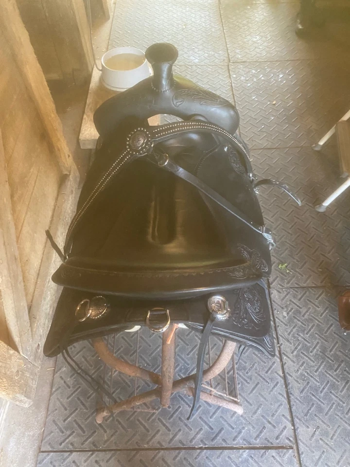 Sillín Tucker Trail -Nuevo- Horizon North Star 18,5 con cuello de pecho a juego Foto 4 de 4