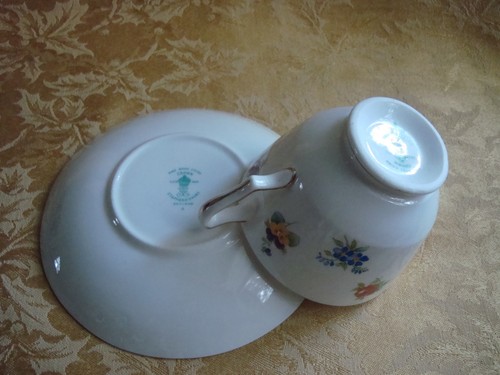 Crown Staffordshire Floral Trio Plate, Saucer and Cup Set, 1930-1974 - Picture 7 of 7