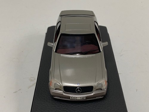 1/43 Minichamps Mercedes 600 SEC W140 1991 in Silver on Leather base A1042 - Picture 7 of 8