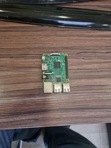 Raspberry Pi 3B Einplatinencomputer mit Case/Power Starter Kit und 5MP Kamera - Bild 2 von 10