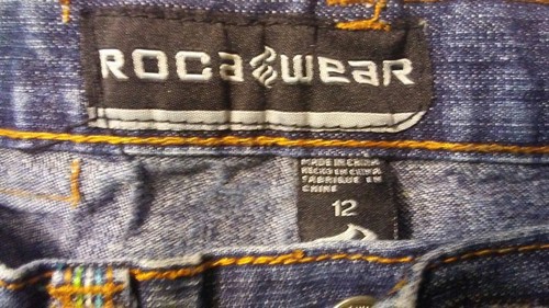 Rocawear Blue Denim Logo Unisex shorts size 12 Embroidered Jean Shorts - Picture 5 of 6