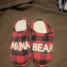 Dearfoams Mama Bear Women  s Slip-On Slippers Red/Black Plaid Faux Fur L